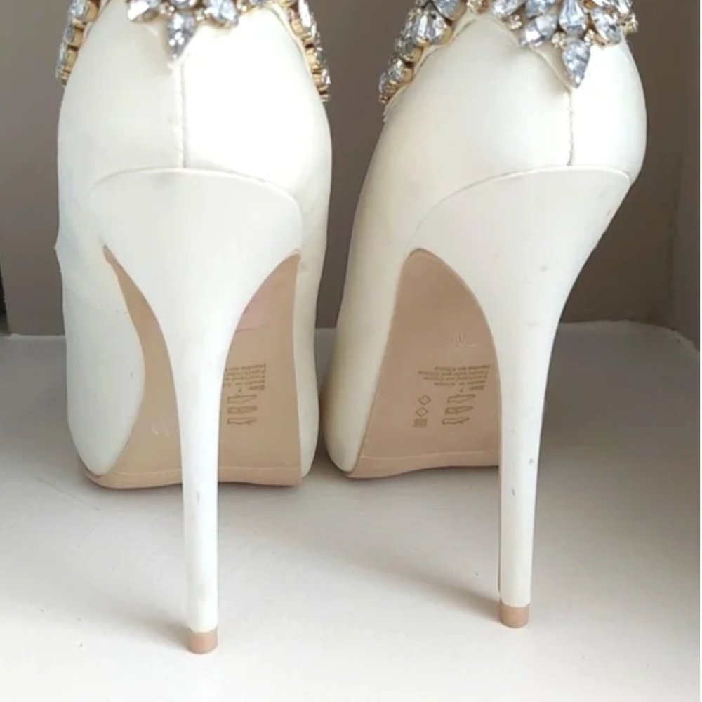 Jewel Badgley Mischka Crystal-Wrapped Satin Ivory Peep-Toe Platform Heel…